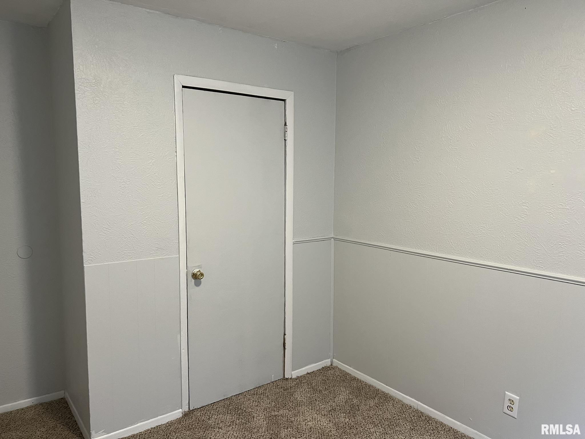 6326 North Randwick Road Peoria, IL 61615 - Photo 40 of 63 Gallery Image 40