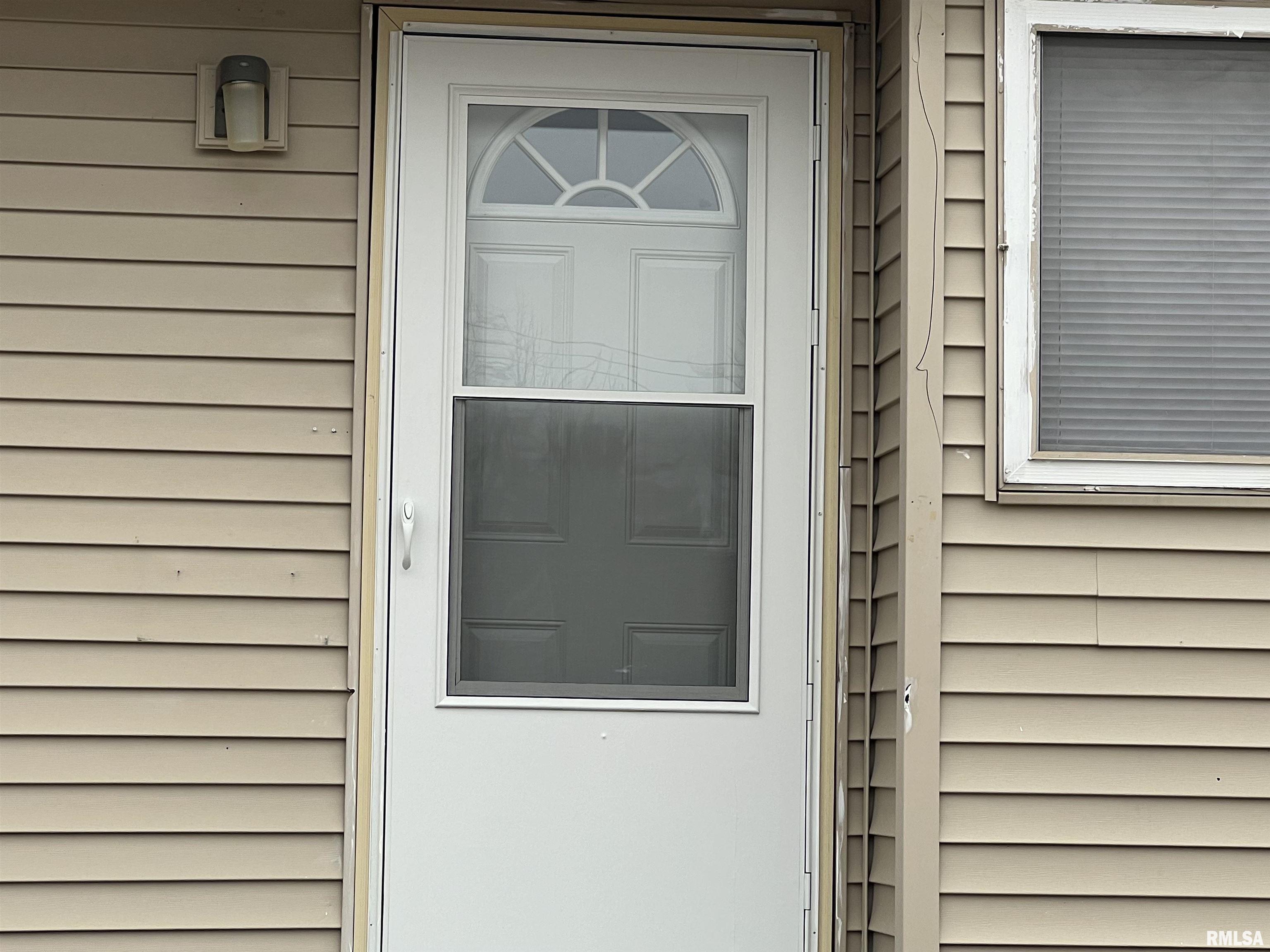 6326 North Randwick Road Peoria, IL 61615 - Photo 4 of 63 Gallery Image 4