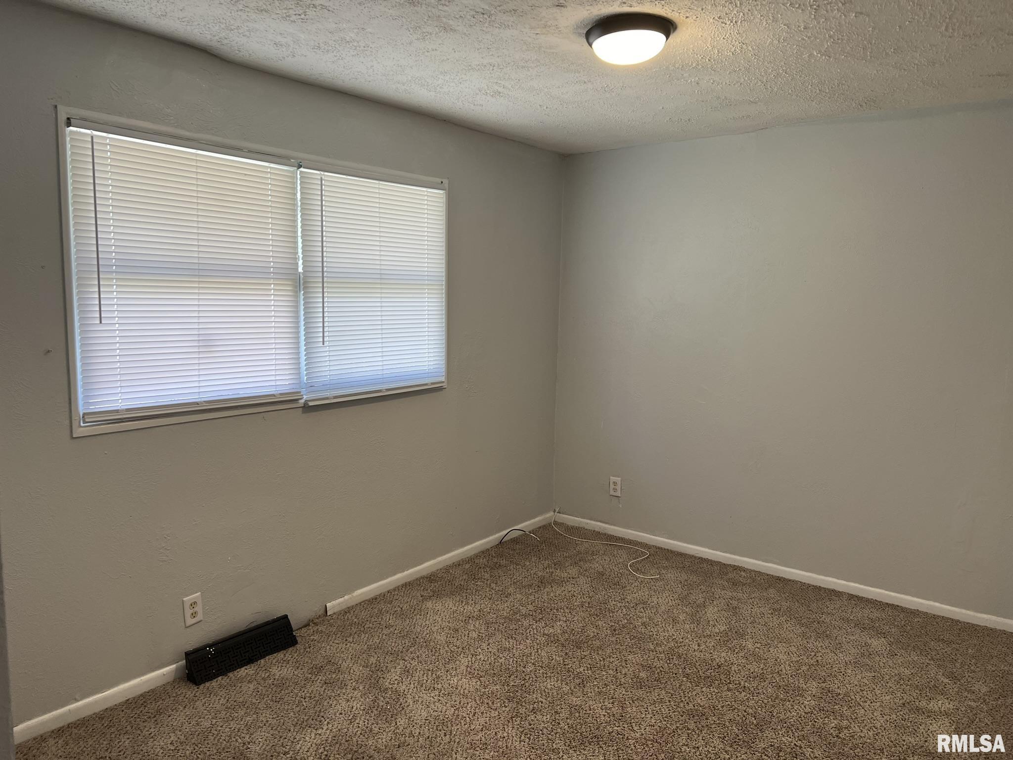 6326 North Randwick Road Peoria, IL 61615 - Photo 48 of 63 Gallery Image 48
