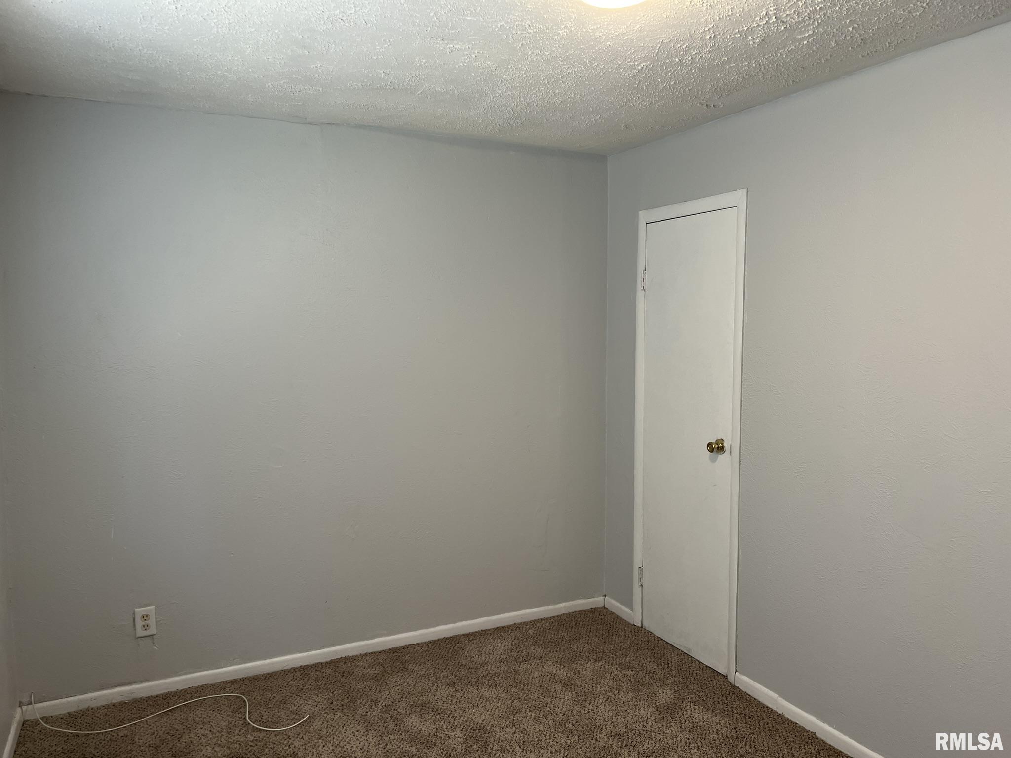 6326 North Randwick Road Peoria, IL 61615 - Photo 52 of 63 Gallery Image 52