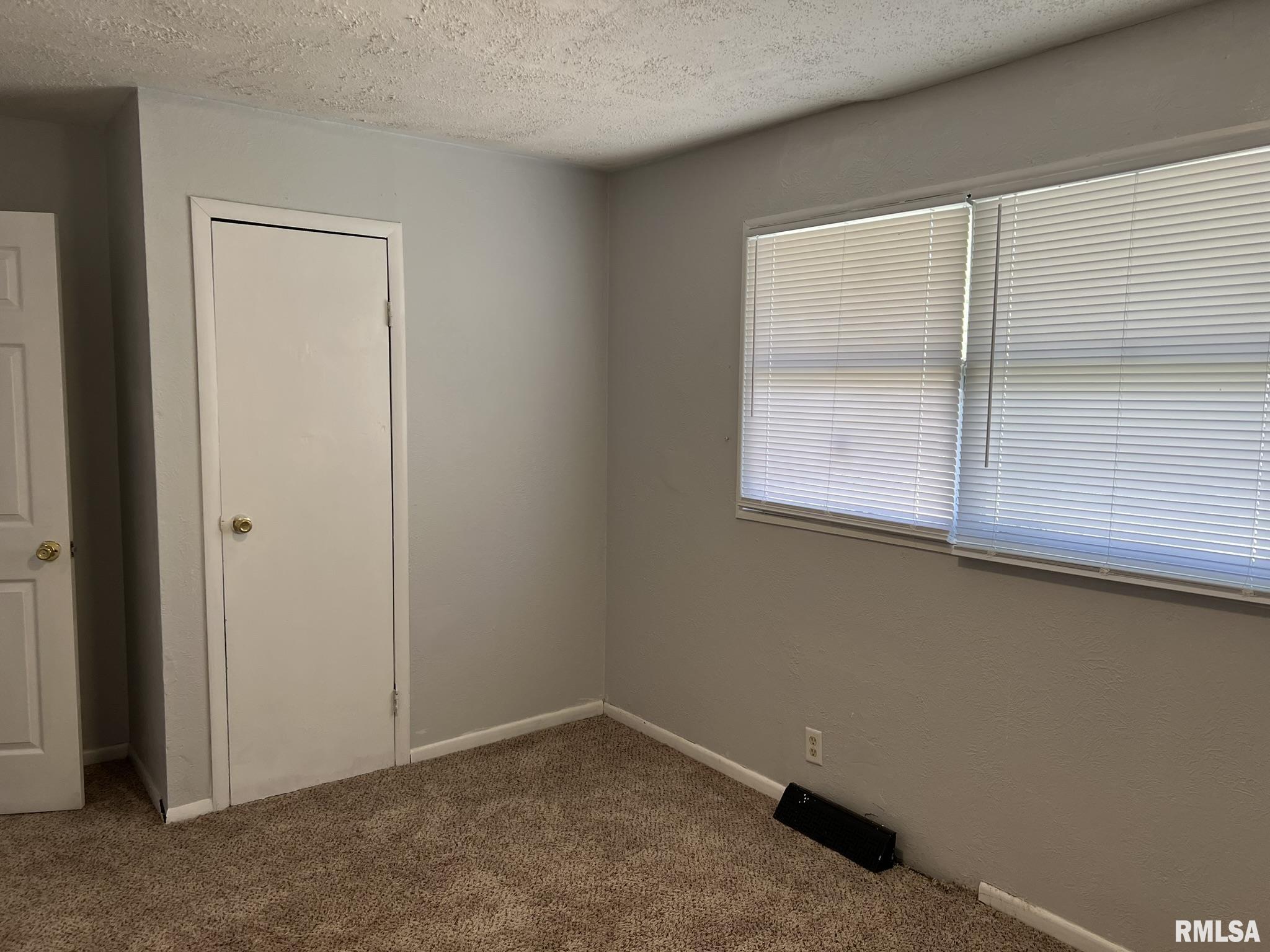 6326 North Randwick Road Peoria, IL 61615 - Photo 54 of 63 Gallery Image 54