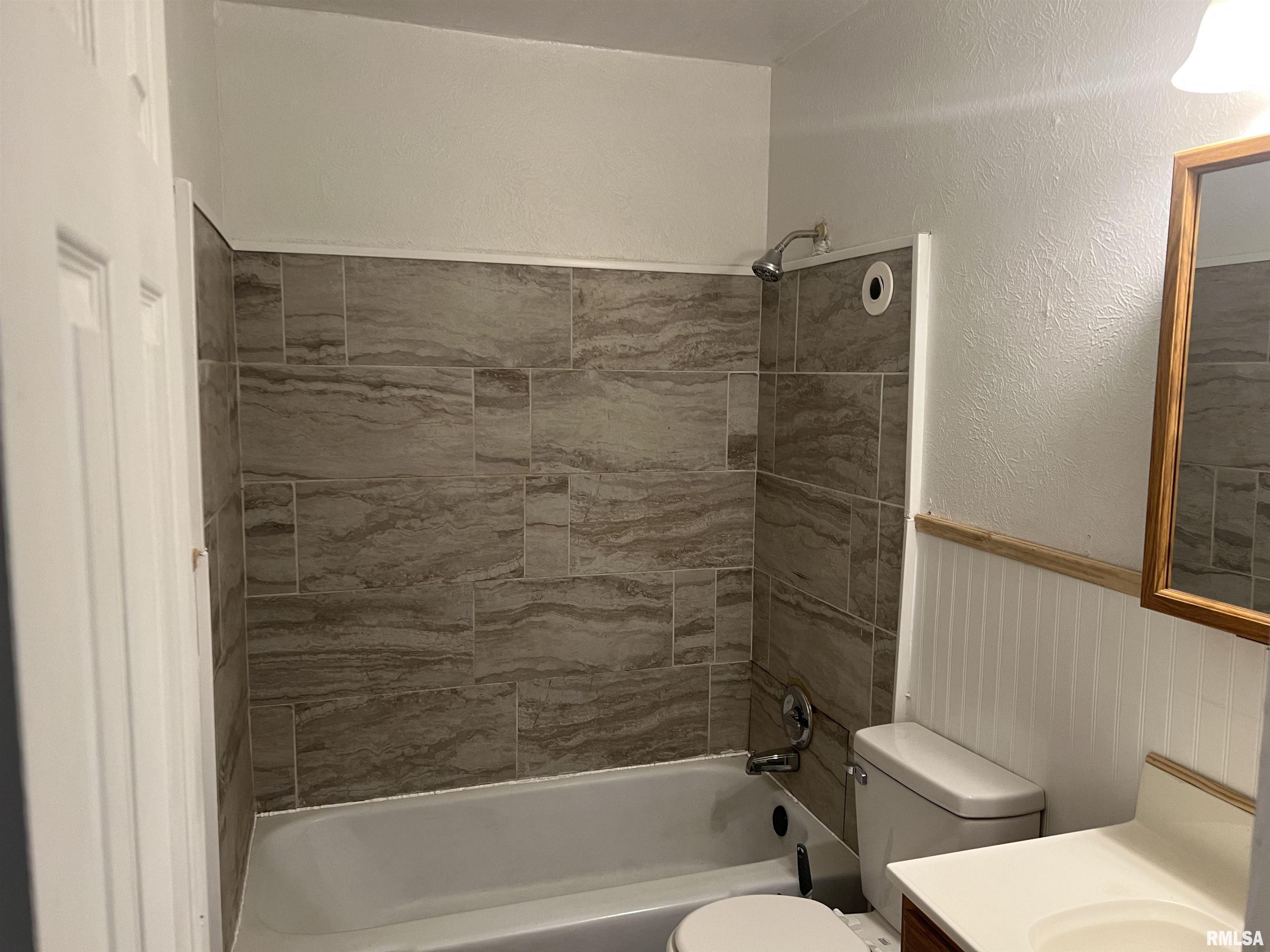 6326 North Randwick Road Peoria, IL 61615 - Photo 56 of 63 Gallery Image 56