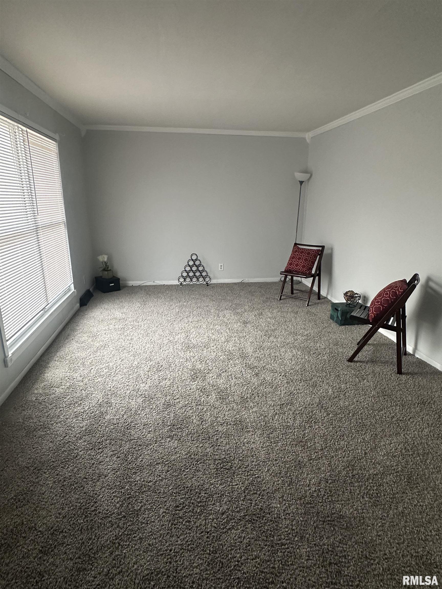 6326 North Randwick Road Peoria, IL 61615 - Photo 10 of 63 Gallery Image 10