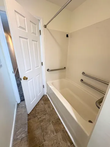 $3,200 | 46 Lake Street, Unit 46, Weymouth, MA 02189