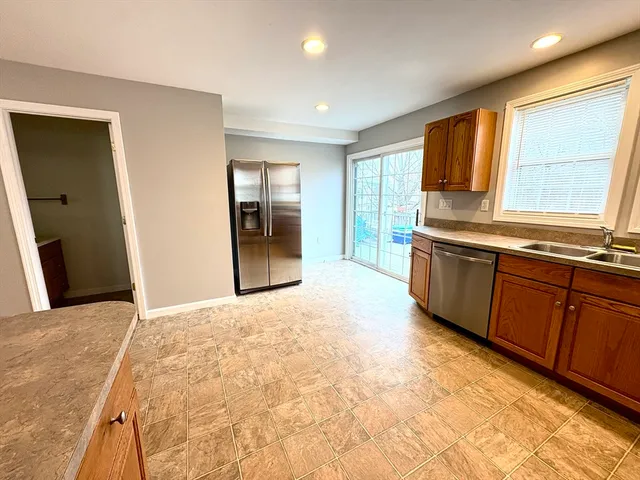 $3,200 | 46 Lake Street, Unit 46, Weymouth, MA 02189