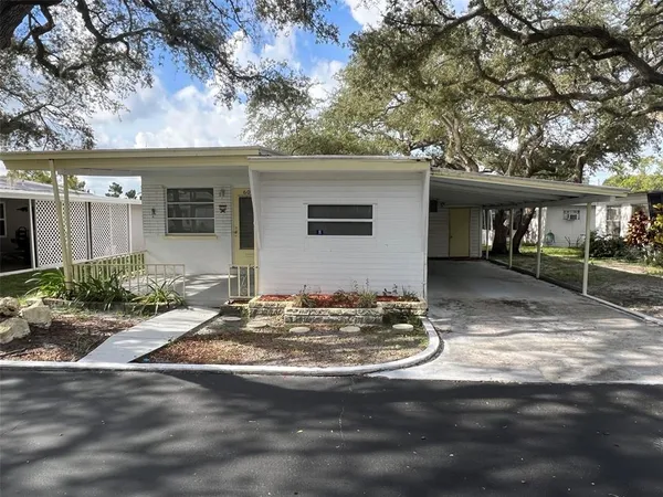 $1,300 | 20000 US Highway 19 North, Unit 607, Clearwater, FL 33764