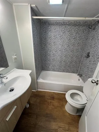 $1,300 | 20000 US Highway 19 North, Unit 607, Clearwater, FL 33764