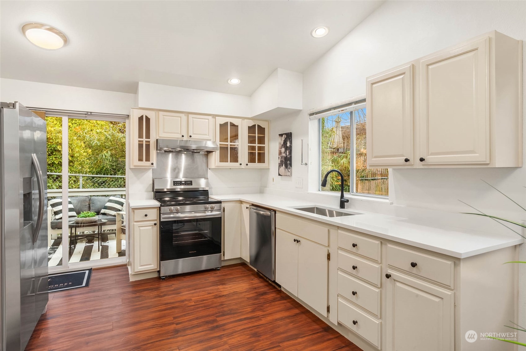 5110 South Garden Loop Road, Unit 18 Seattle, WA 98118 - Photo 8 of 21