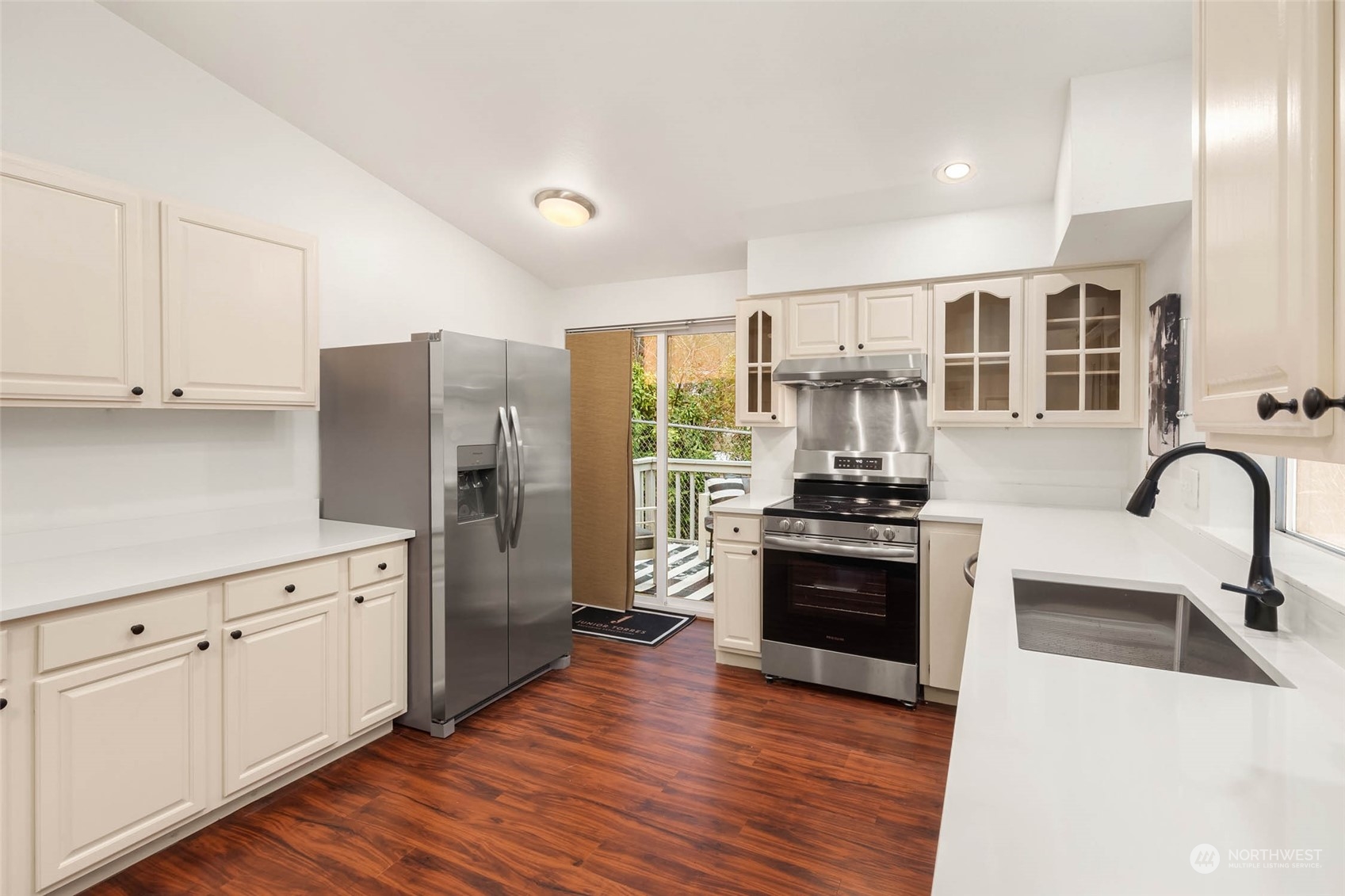 5110 South Garden Loop Road, Unit 18 Seattle, WA 98118 - Photo 9 of 21