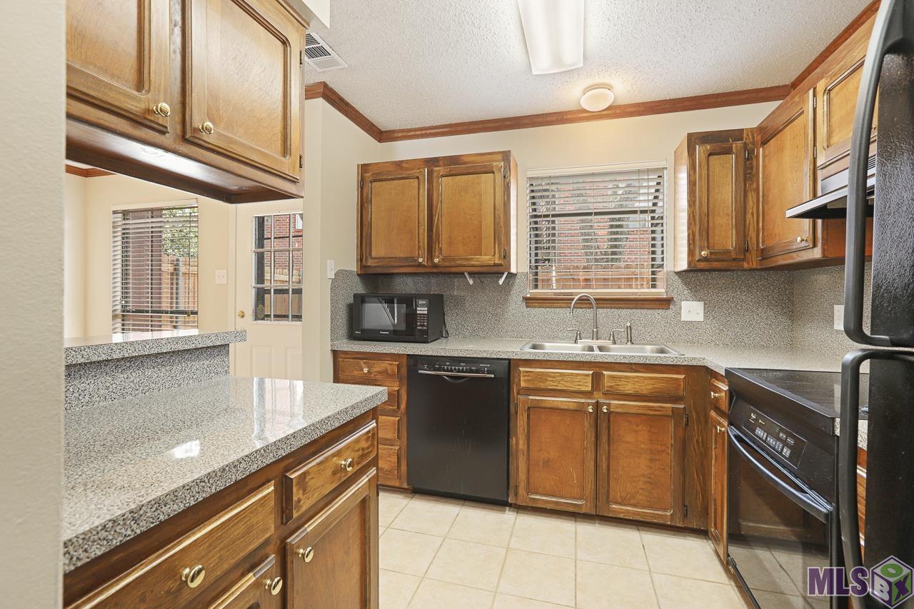 928 Ridgepoint Court, Unit 9A Baton Rouge, LA 70810 - Photo 3 of 22 Gallery Image 3