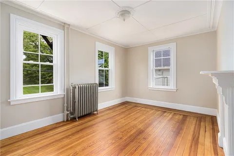 $3,500 | 427 Spring Street, Unit 2, Newport, RI 02840