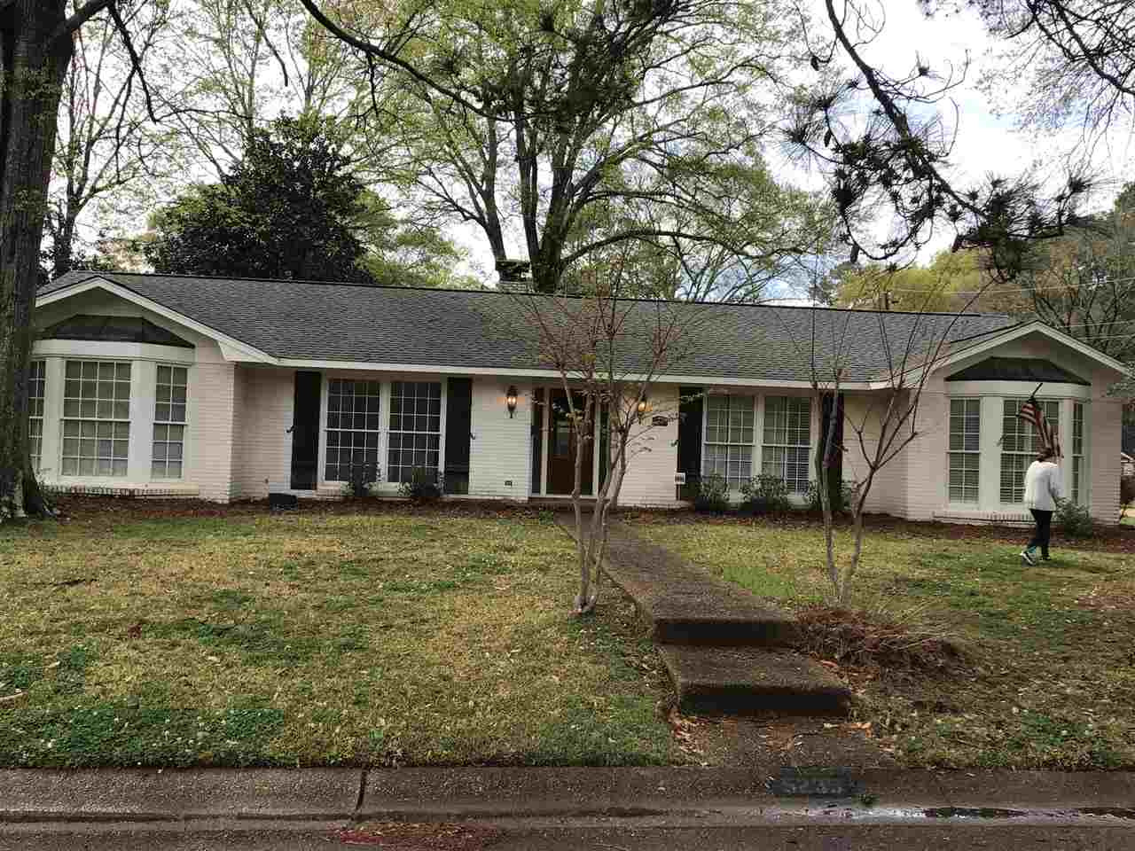 5235 Runnymede Road Jackson, MS 39211 - Photo 2 of 31 Photo 2