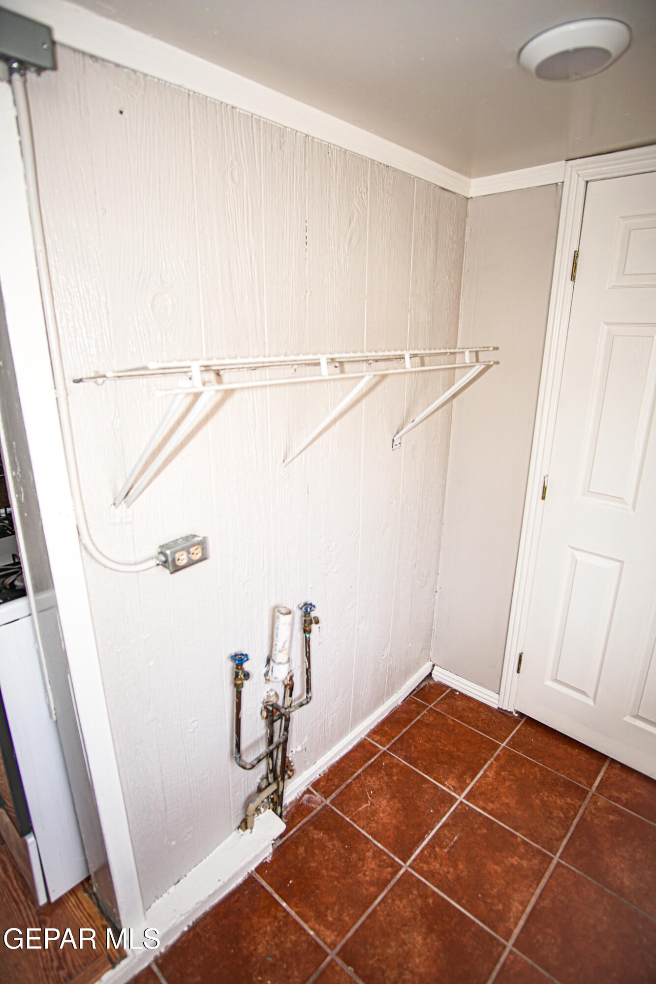 7161 Dale Road, Unit 2 El Paso, TX 79915 - Photo 12 of 13 12. Laundry