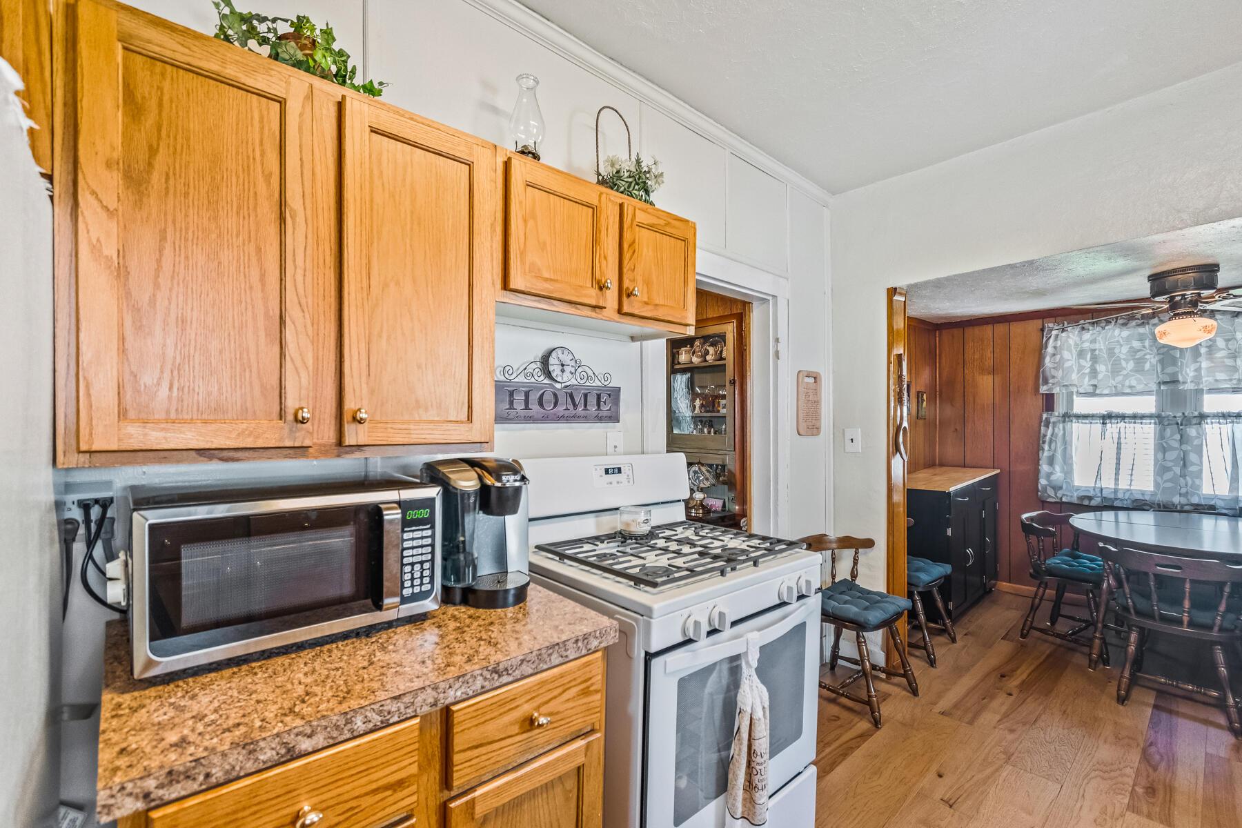 41 North Marsh Street La Rue, OH 43332 - Photo 24 of 42 Gas Range