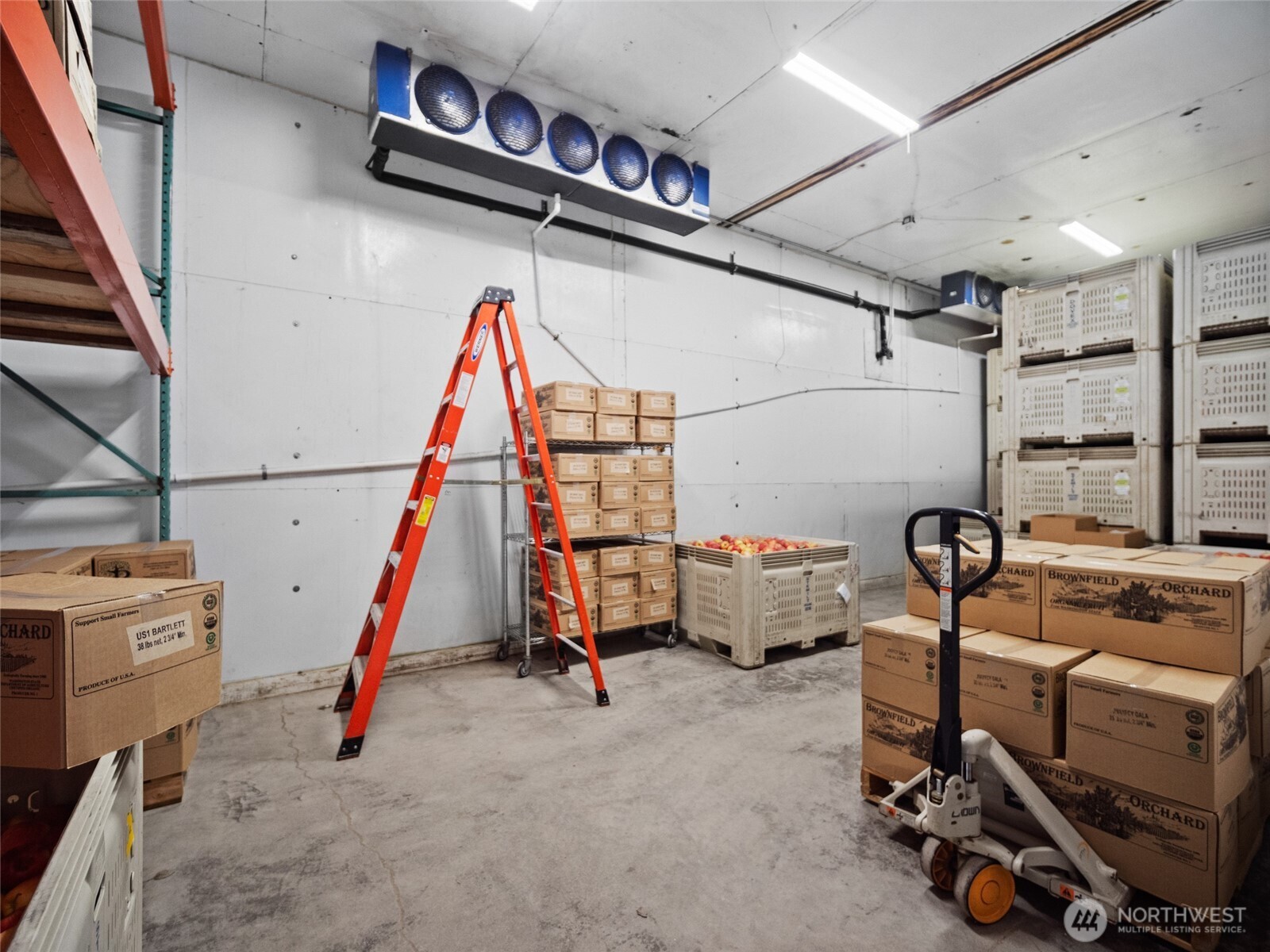 263 Oliver Lane Chelan, WA 98816 - Photo 35 of 39 a view of a room with gym equipment