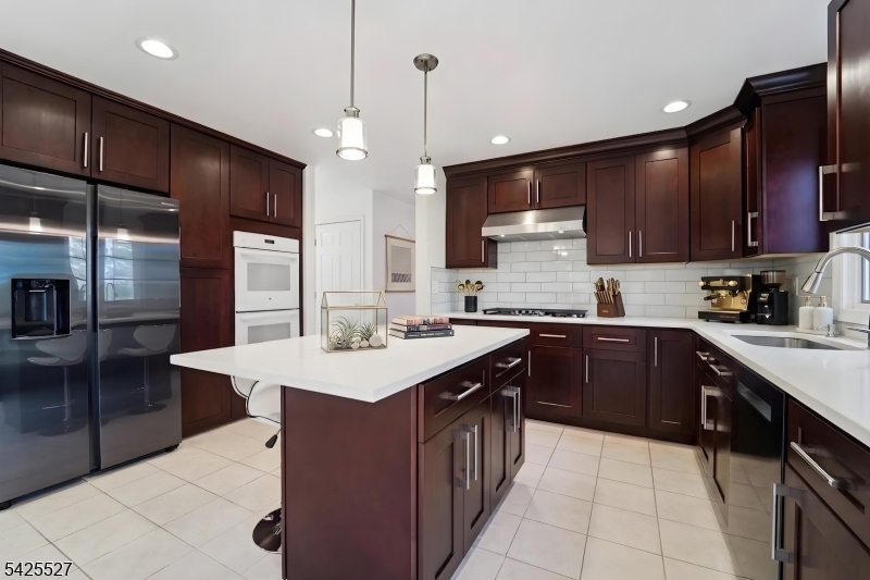 53 Ridge Drive Montville, NJ 07045 - Photo 7 of 44