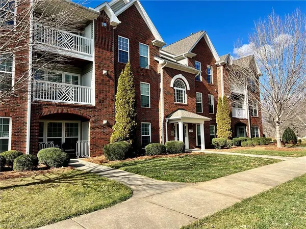 $1,400 | 130 Shallowford Reserve Drive, Unit 102, Lewisville, NC 27023