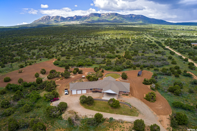 422 South Creek Road Monticello, UT 84535 - Photo 10 of 59 View of bird's eye view