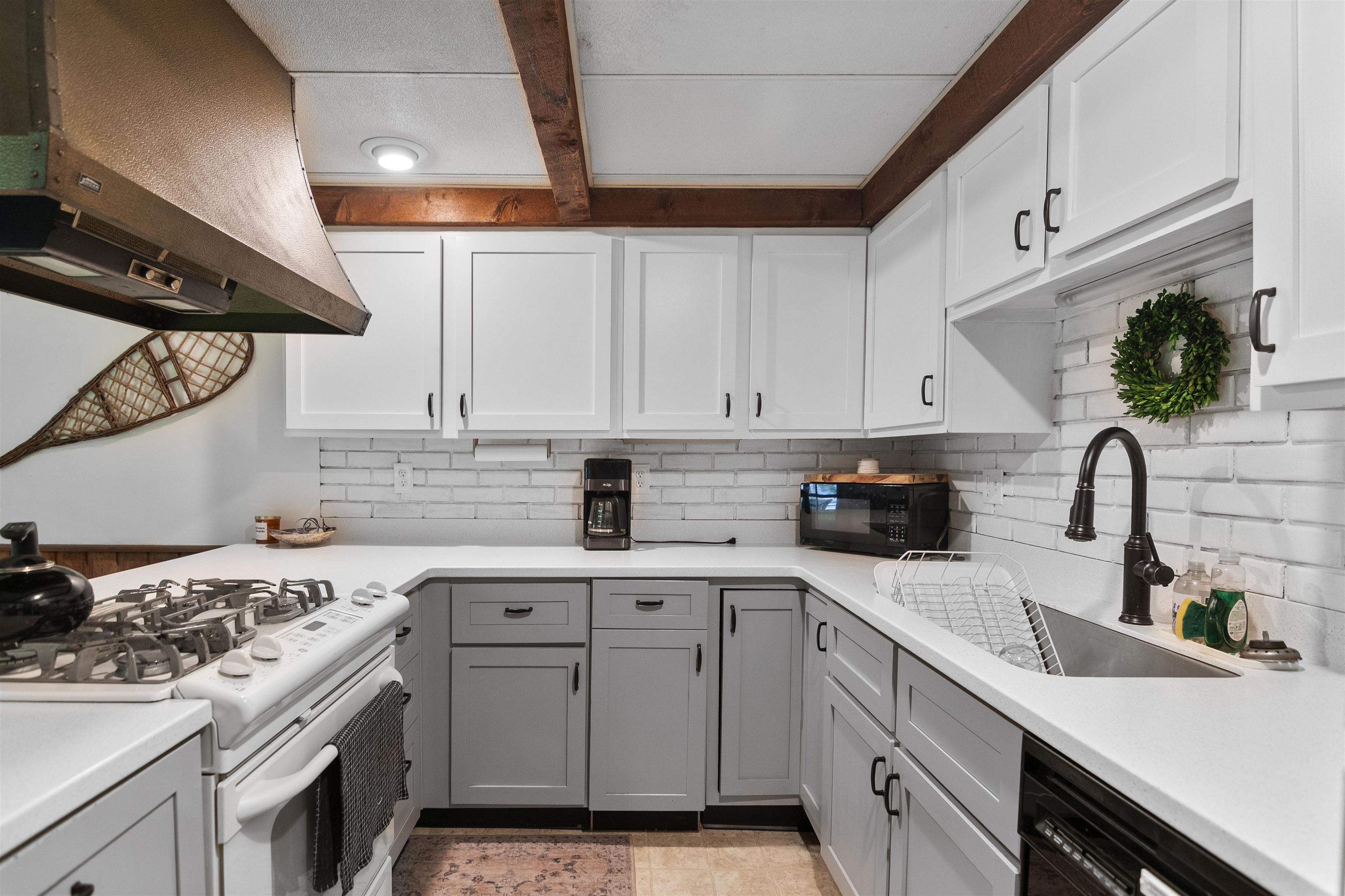 1966 Thompsonburg Road Londonderry, VT 05155 - Photo 15 of 26