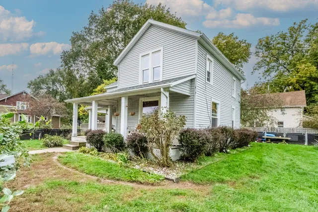 $239,900 | 208 South Church Street, Coloma, MI 49038