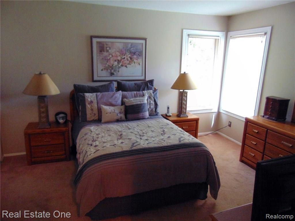 2091 Highsplint Drive Rochester Hills, MI 48307 - Photo 9 of 31