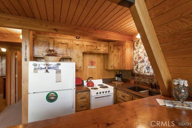 1924 Wilderness Road Running Springs, CA 92382 - Photo 8 of 20 Gallery Image 8