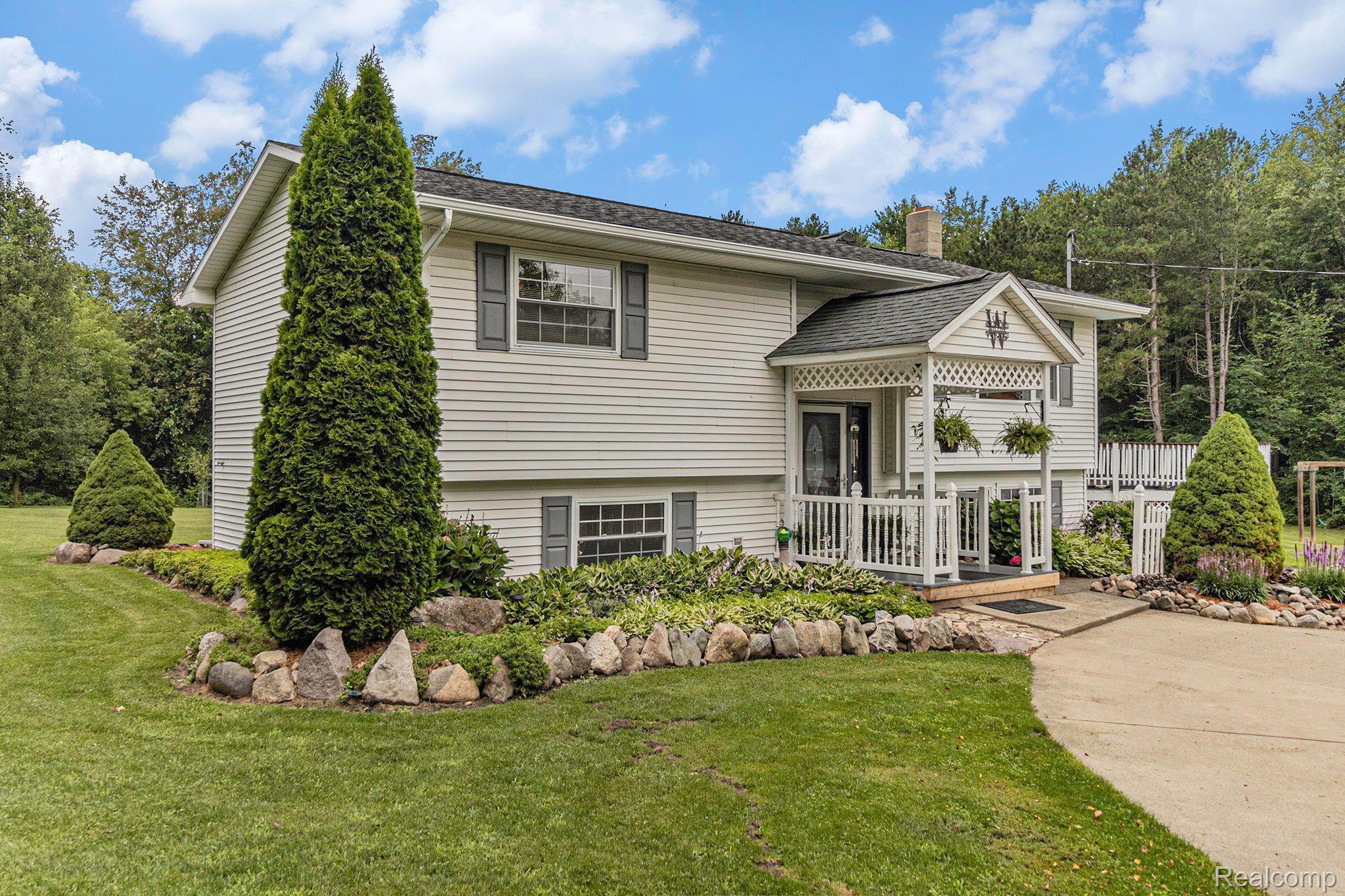 12962 South New Lothrop Road Byron, MI 48418 - Photo 5 of 42 Gallery Image 5