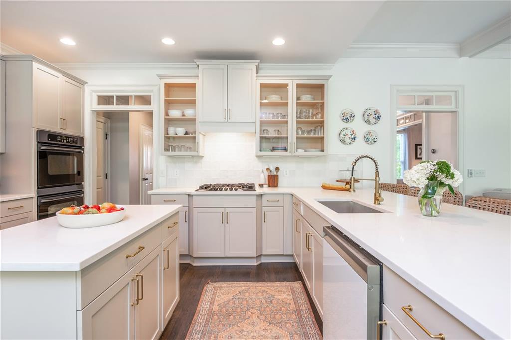 7075 Wakehurst Place Cumming, GA 30040 - Photo 3 of 66