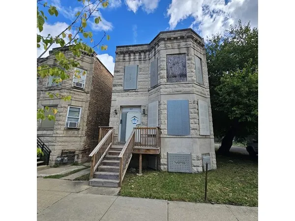 $159,900 | 925 South Springfield Avenue, Chicago, IL 60624