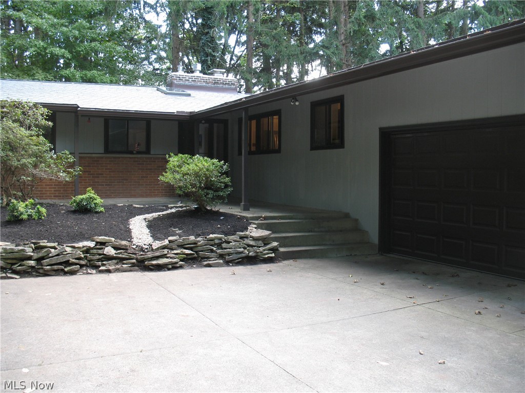113 Harmony Hills Road Akron, OH 44321 - Photo 1 of 31