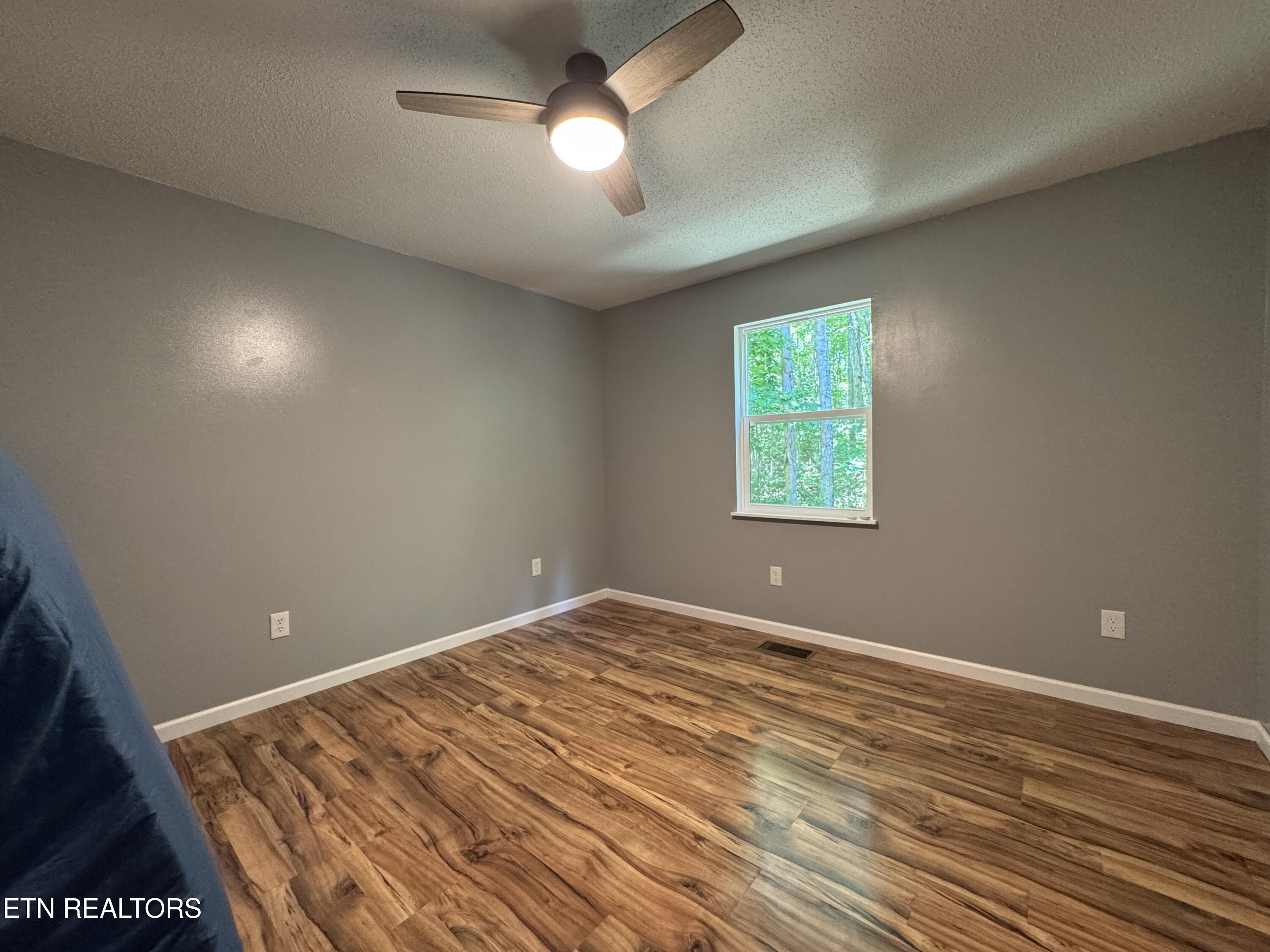 125 Walnut Lane Oneida, TN 37841 - Photo 21 of 39 IMG_7630