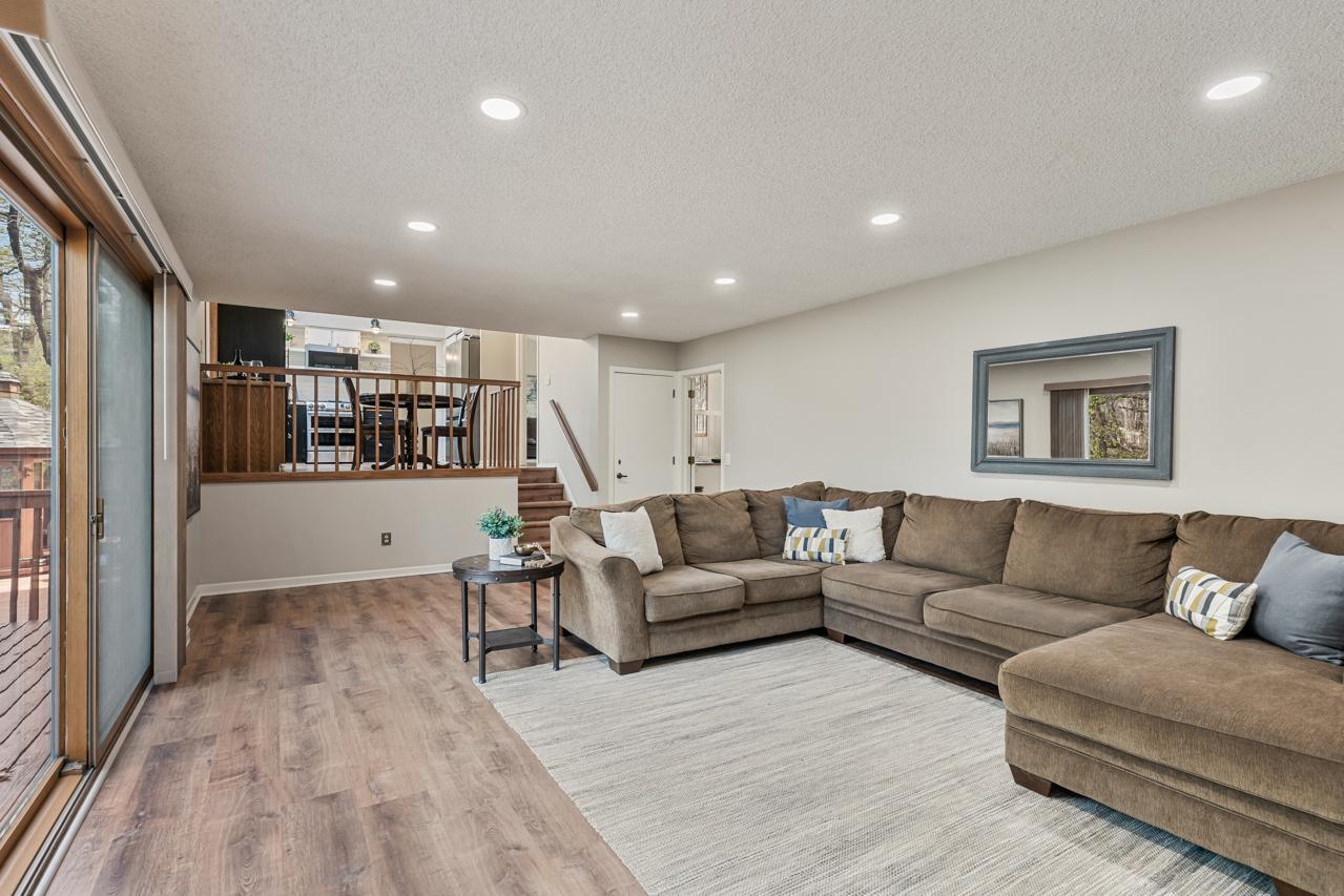 9515 Risewood Circle Eden Prairie, MN 55347 - Photo 7 of 41 Gallery Image 7