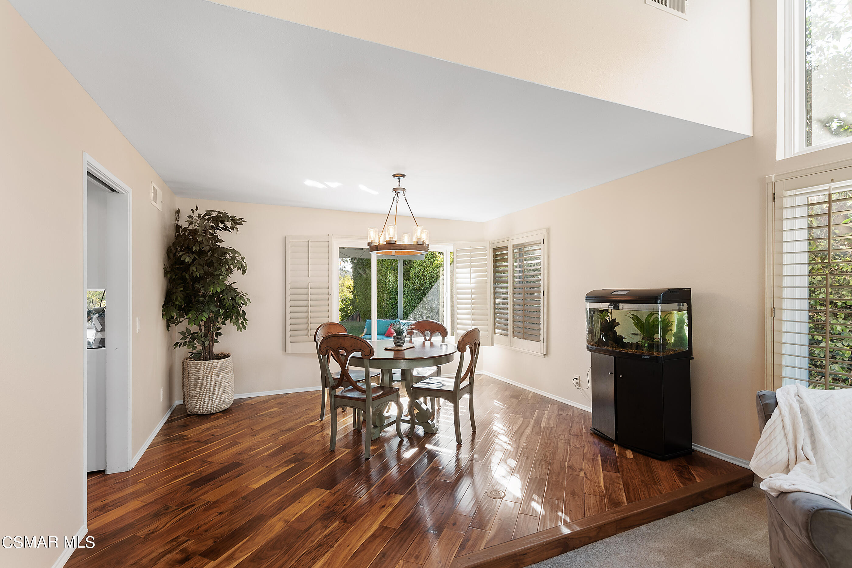 385 Longbranch Road Simi Valley, CA 93065 - Photo 10 of 77 385 Longbranch Rd Simi Valley 2-13