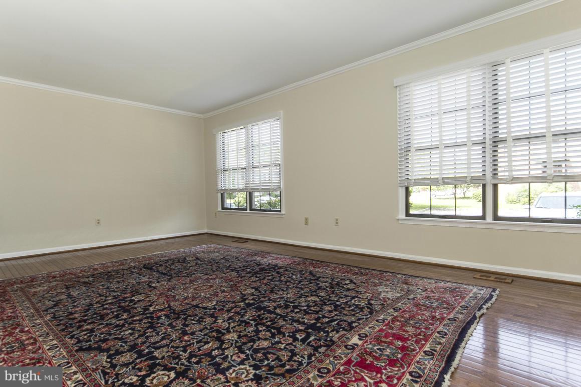 67 Rhodes Place Lutherville-Timonium, MD 21093 - Photo 12 of 29 Living Room