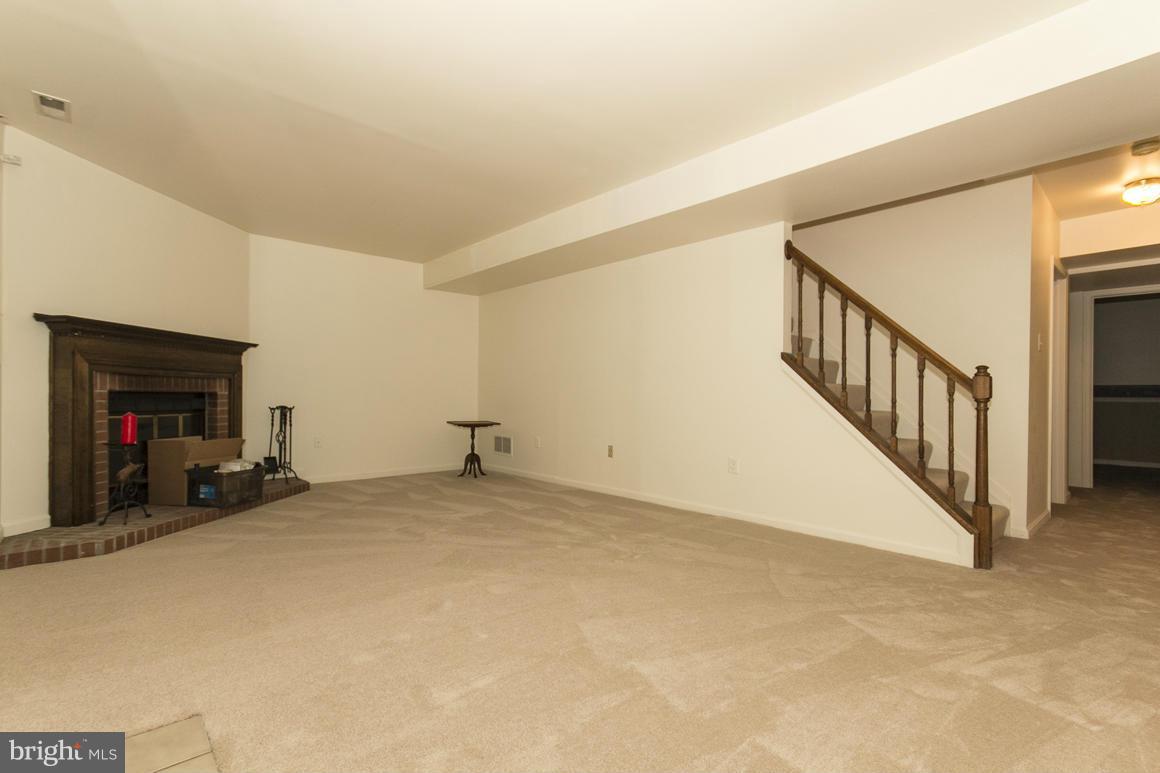 67 Rhodes Place Lutherville-Timonium, MD 21093 - Photo 15 of 29 Family Room