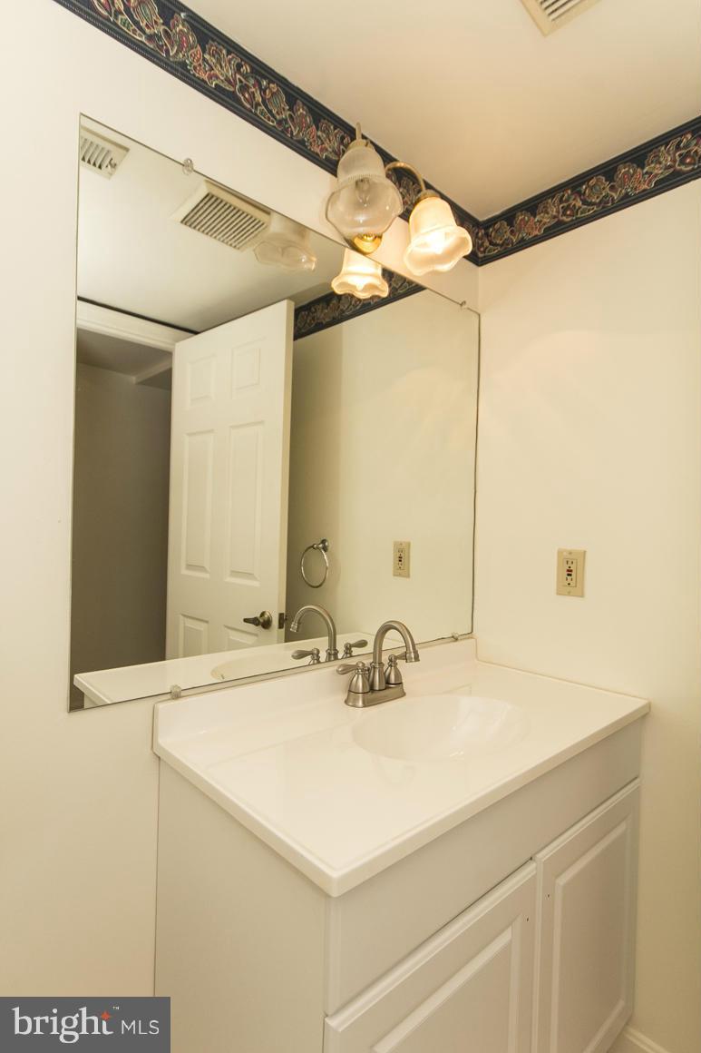 67 Rhodes Place Lutherville-Timonium, MD 21093 - Photo 17 of 29 Bath