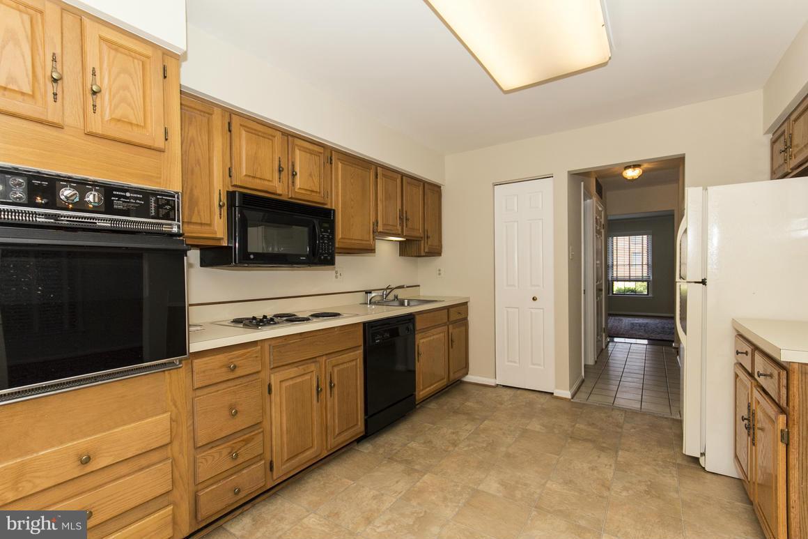 67 Rhodes Place Lutherville-Timonium, MD 21093 - Photo 9 of 29 Kitchen