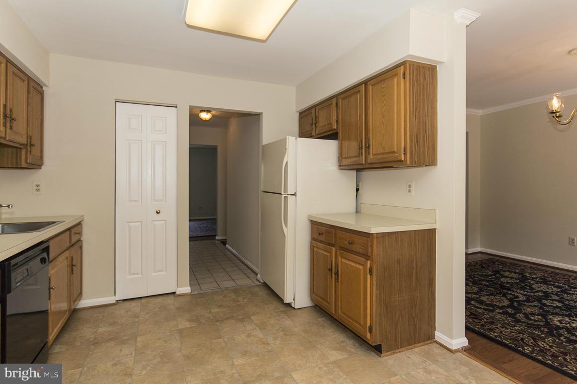 67 Rhodes Place Lutherville-Timonium, MD 21093 - Photo 10 of 29 Kitchen