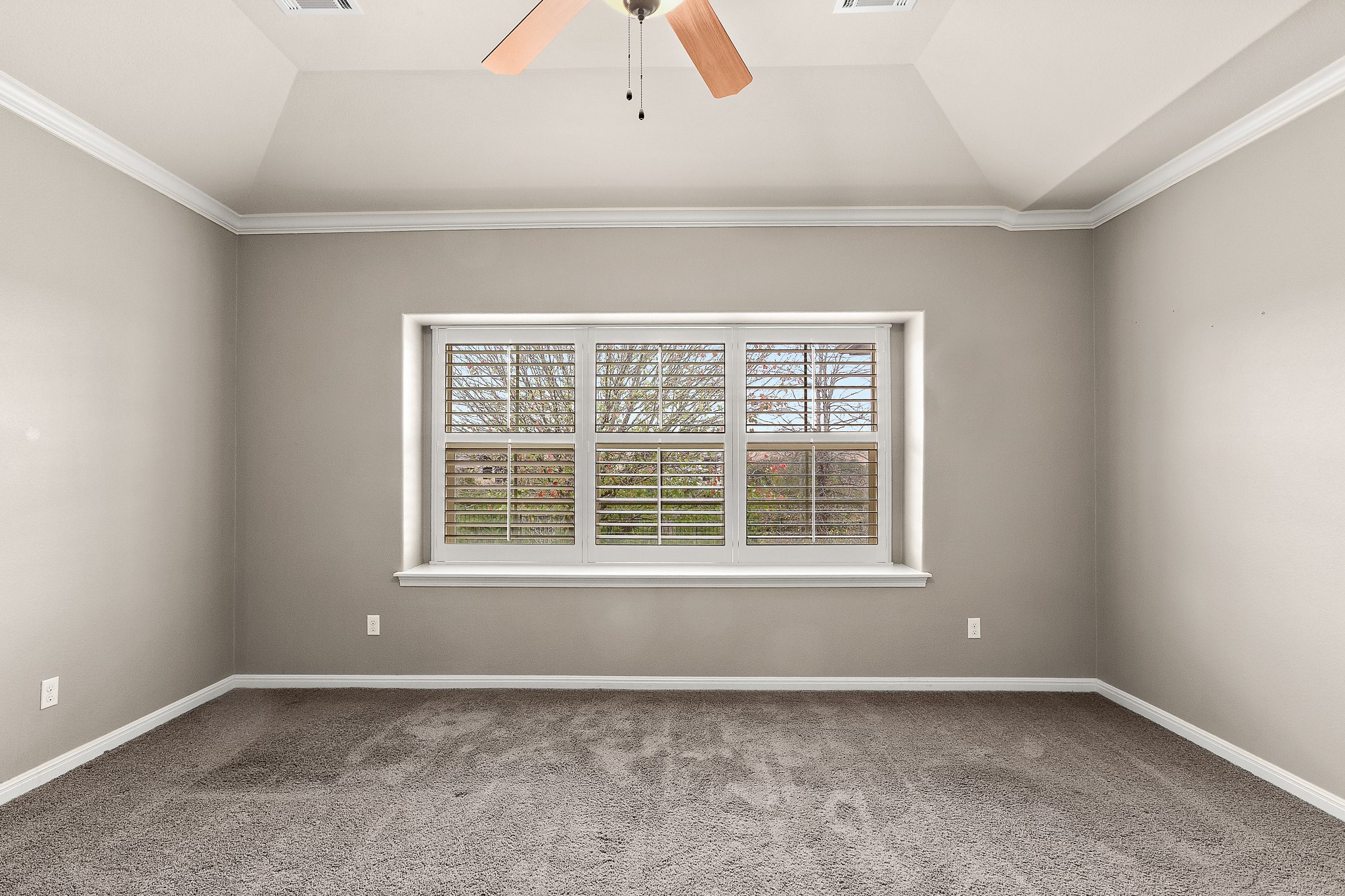 224 Tavish Trail Austin, TX 78738 - Photo 16 of 40 an empty room with a window