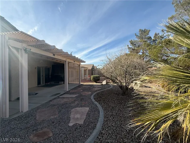 $1,875 | 2120 Desert Woods Drive, Henderson, NV 89012