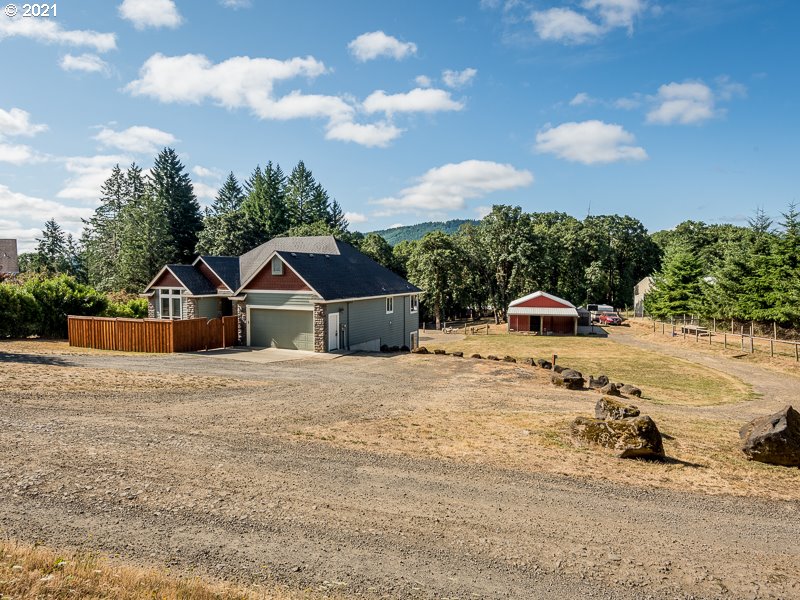 54820 Southwest Patton Avenue Gaston, OR 97119 - Photo 2 of 32