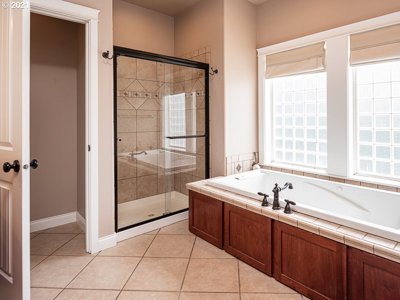 54820 Southwest Patton Avenue Gaston, OR 97119 - Photo 13 of 32