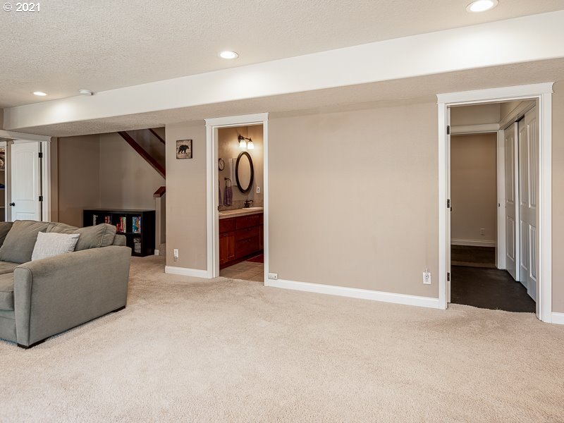 54820 Southwest Patton Avenue Gaston, OR 97119 - Photo 18 of 32