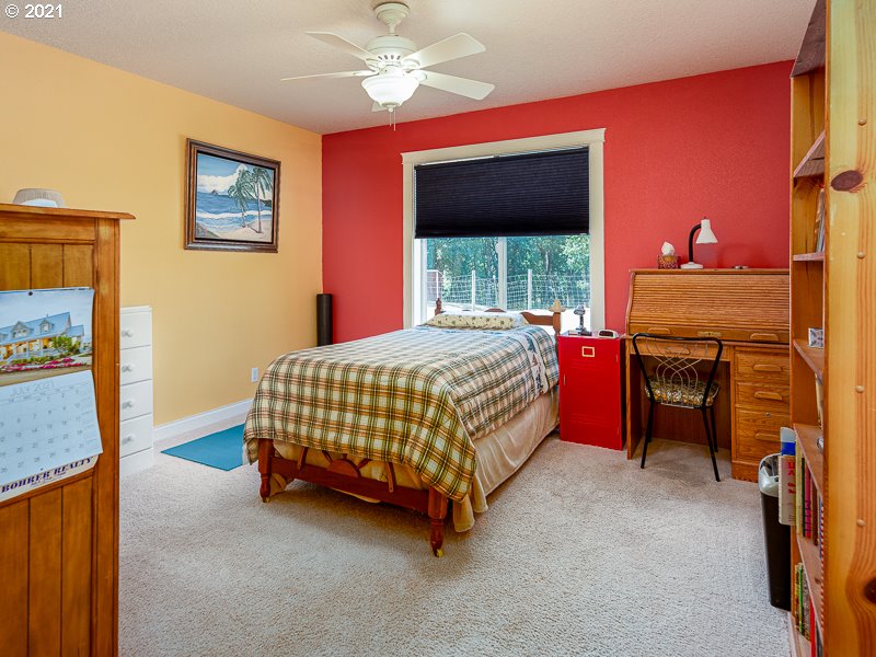 54820 Southwest Patton Avenue Gaston, OR 97119 - Photo 20 of 32