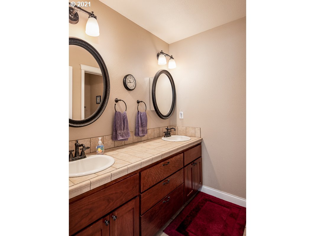 54820 Southwest Patton Avenue Gaston, OR 97119 - Photo 23 of 32