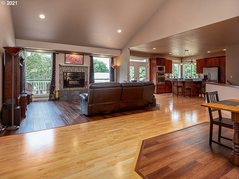 54820 Southwest Patton Avenue Gaston, OR 97119 - Photo 5 of 32