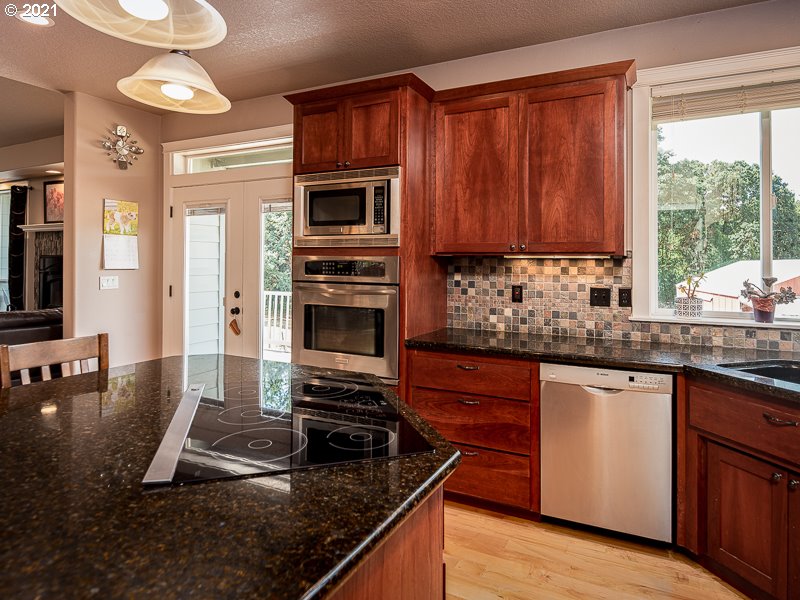 54820 Southwest Patton Avenue Gaston, OR 97119 - Photo 10 of 32