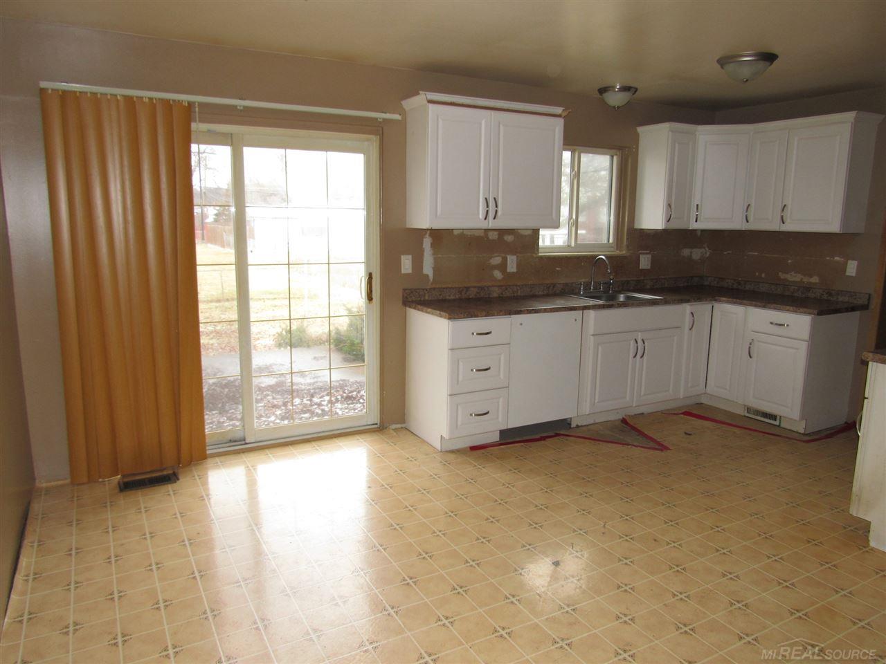 4389 East 12 Mile Road Warren, MI 48092 - Photo 17 of 35
