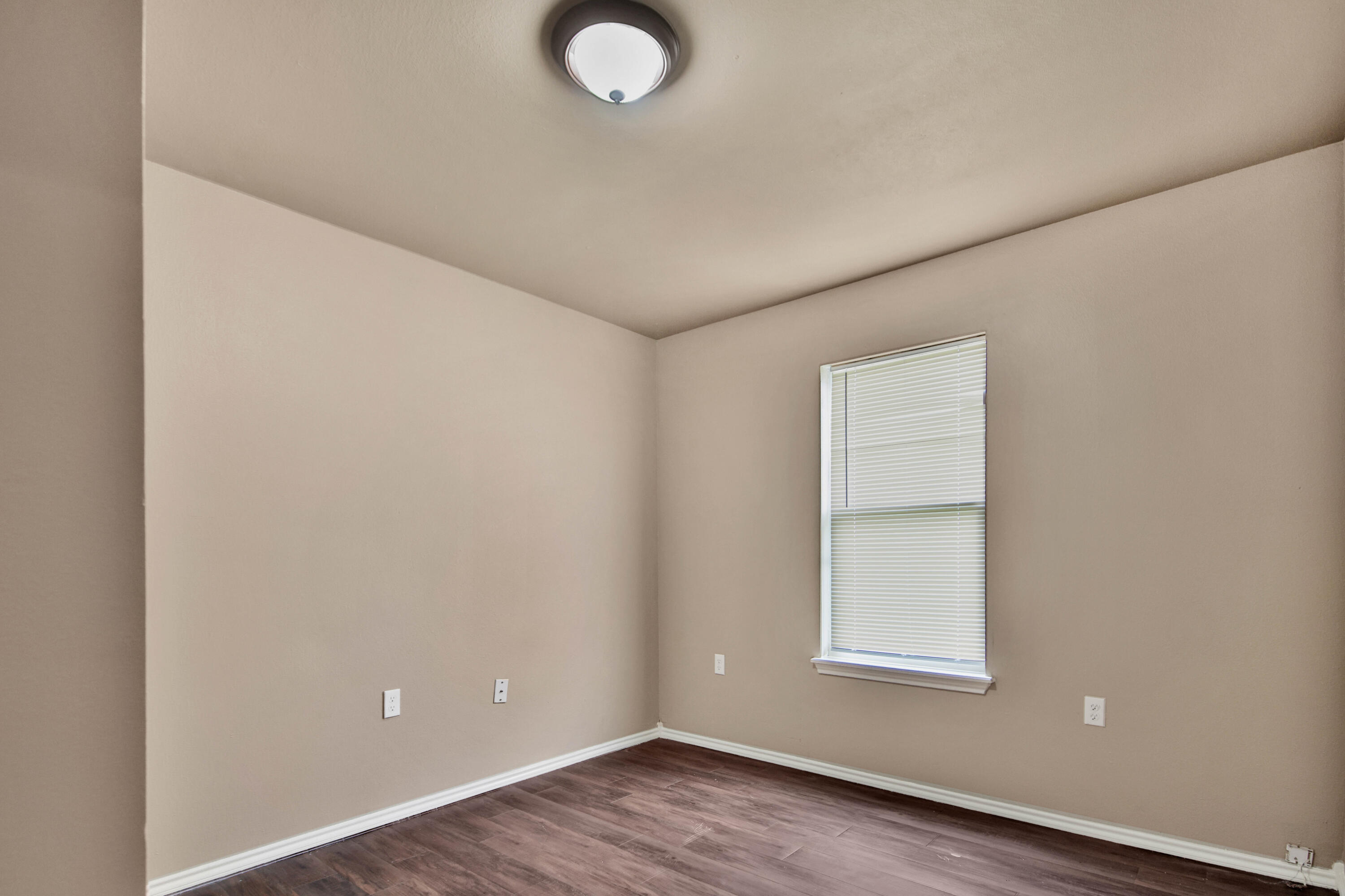 209 36th Street Lubbock, TX 79404 - Photo 11 of 19 IMG_3422