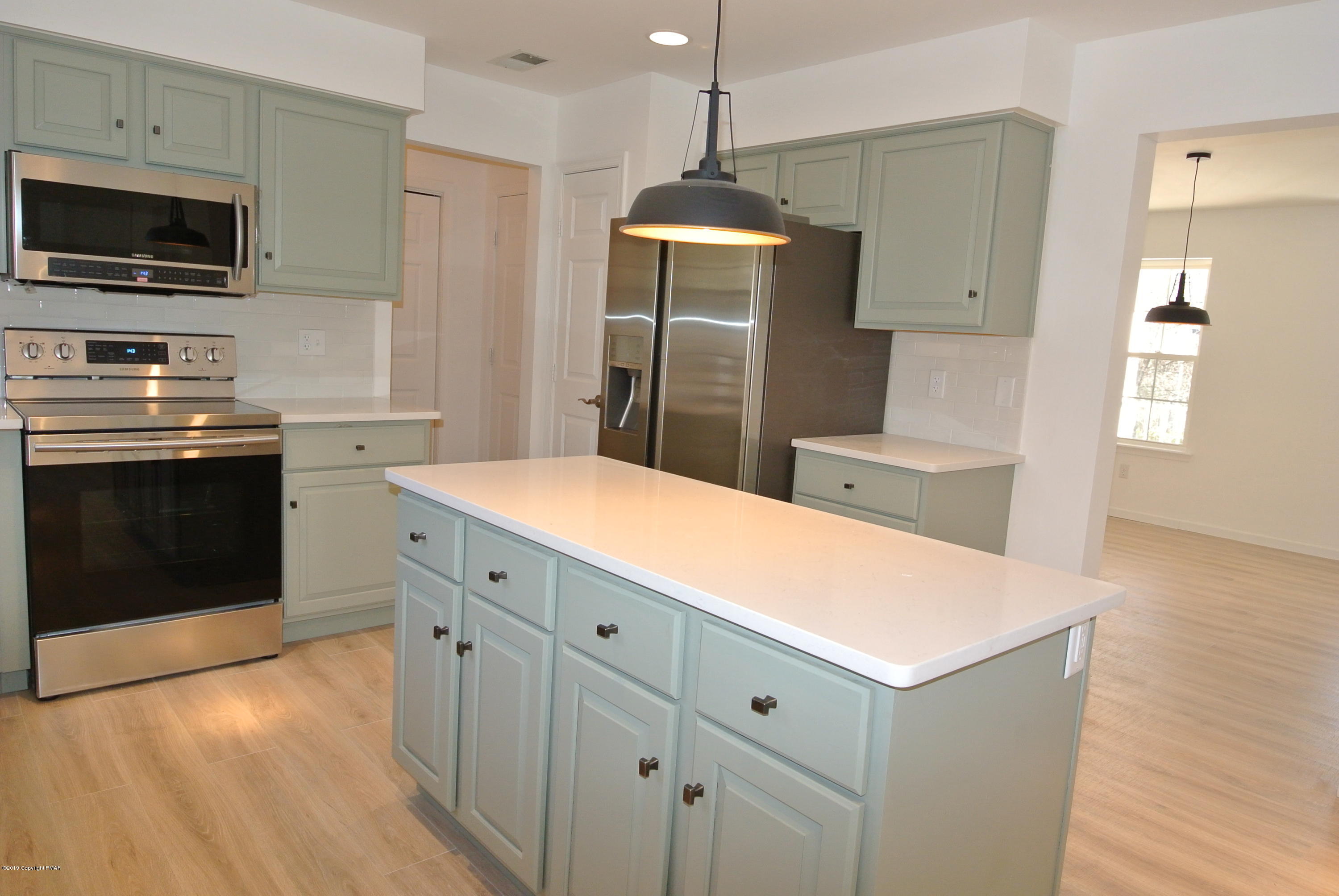 257 Upper Ridge Drive Effort, PA 18330 - Photo 15 of 63 KITCHEN